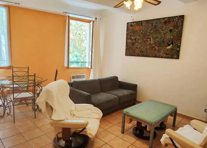 Charming Apartment In The Historic Heart