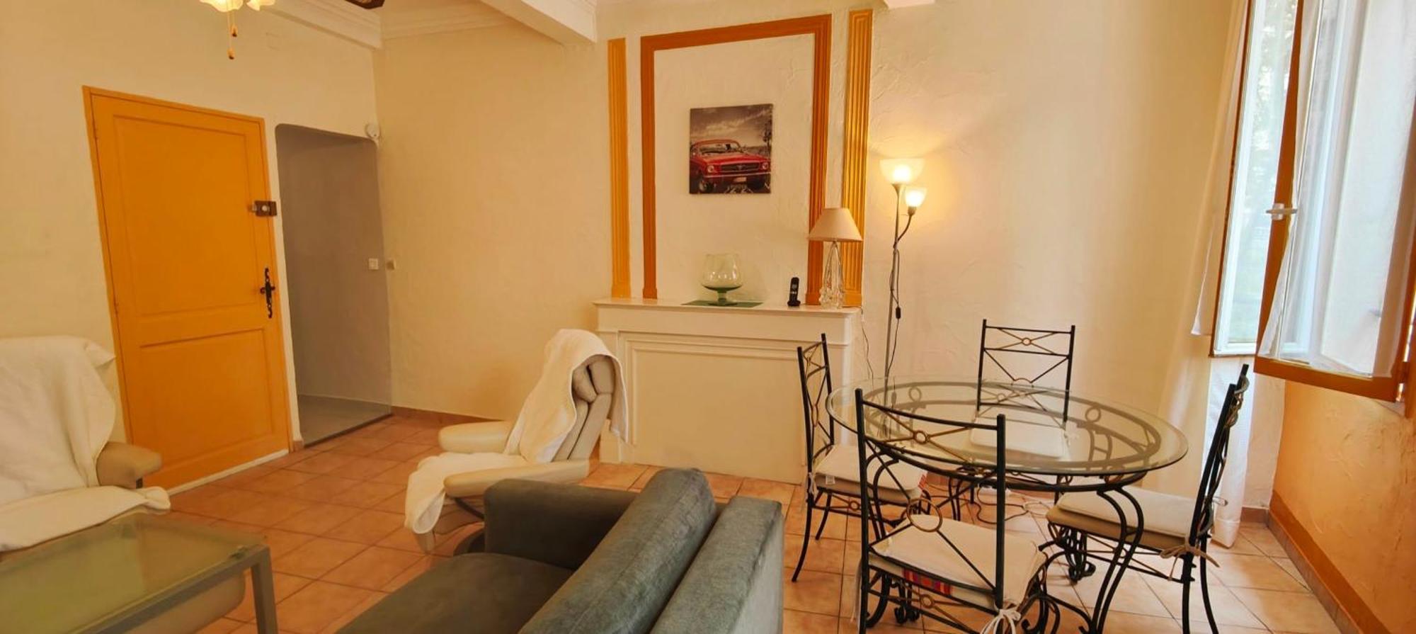 Appartement Charming In The Historic Heart Fréjus